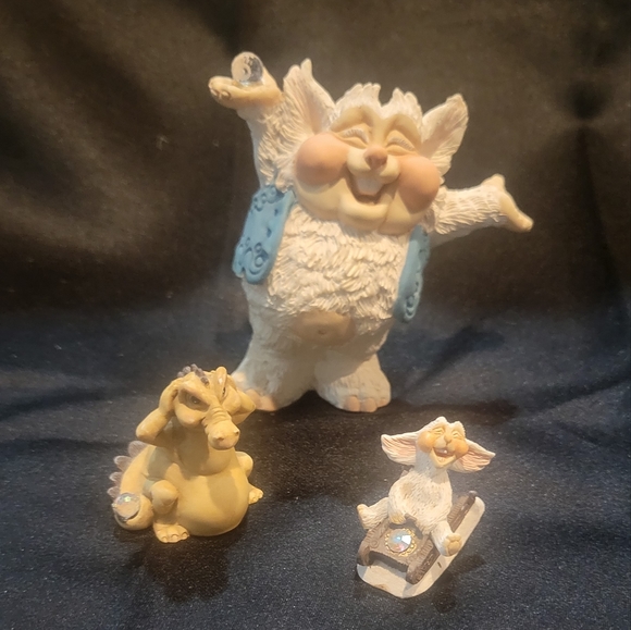 **LOT** 3 World of Krystonia figurines - Picture 1 of 5